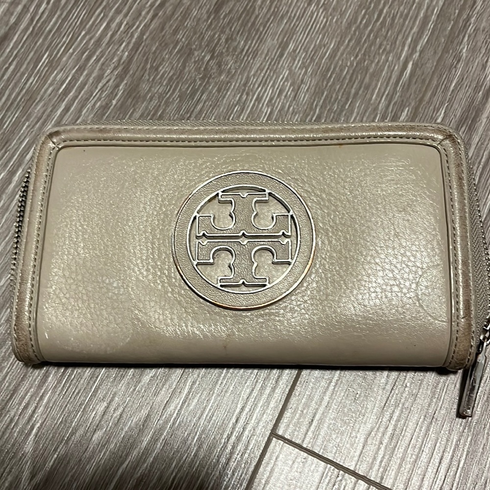 Tory Burch wallet